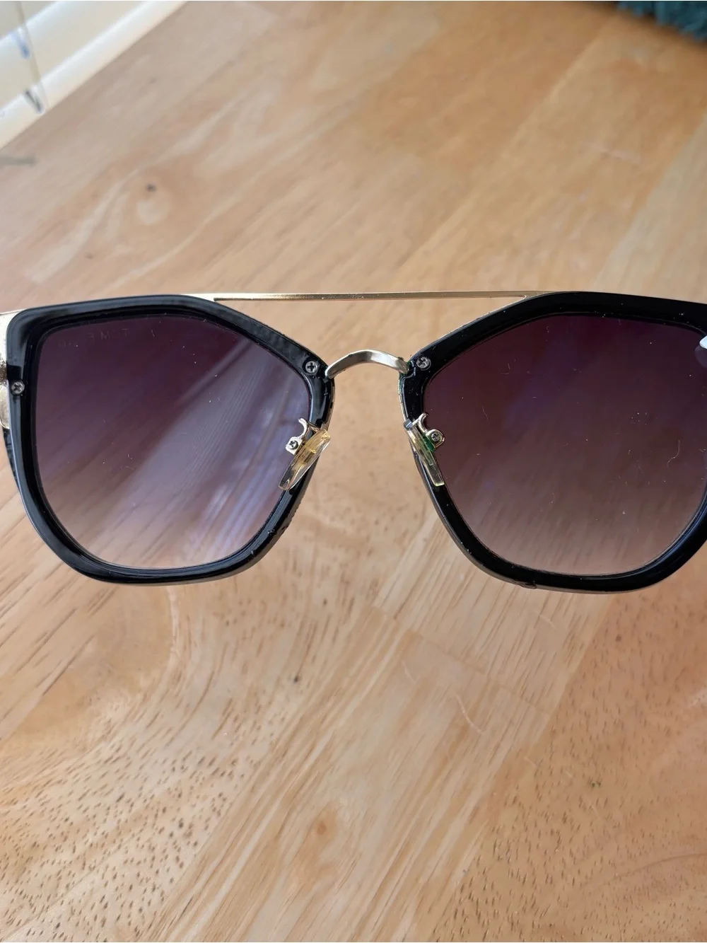 Tom Ford Dahlia-02 FT0648 Sunglasses – Black/Gold